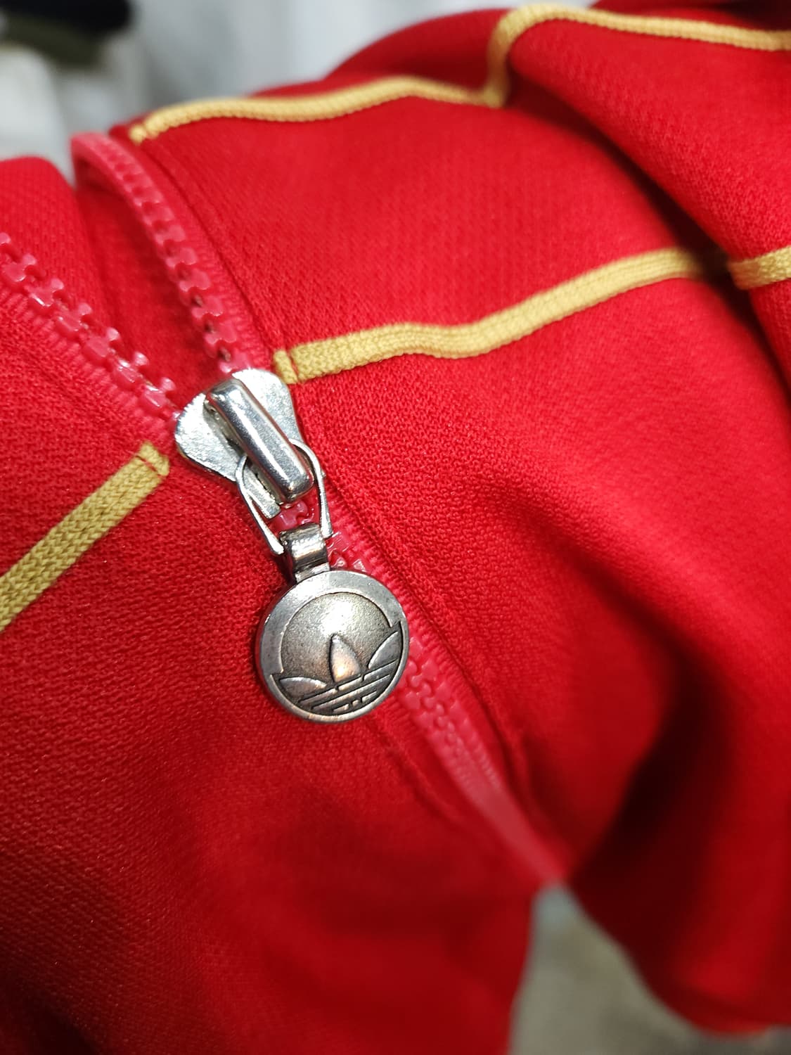 아디다스 80s 레드 골드 배색 져지자켓

 상품이미지5