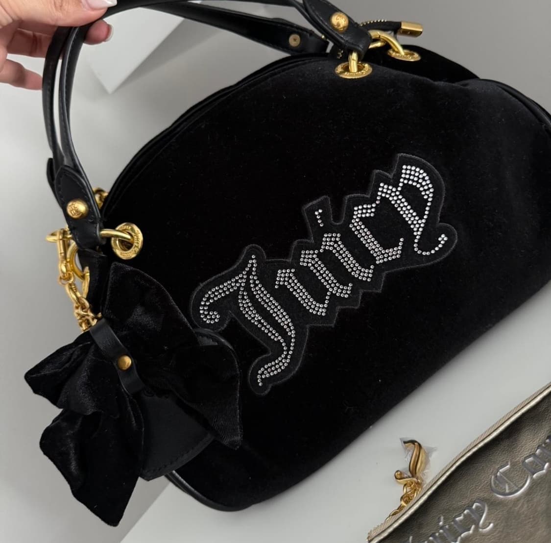 쥬시꾸뛰르 블랙 벨벳 갸루깔 대대장 핸드백 상품이미지1