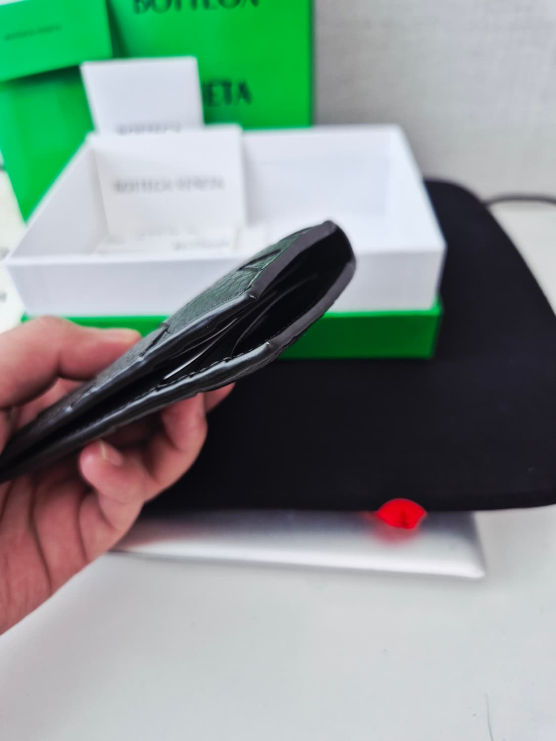 보테가베네타 인트레치아토 플랩카드지갑 상품이미지5