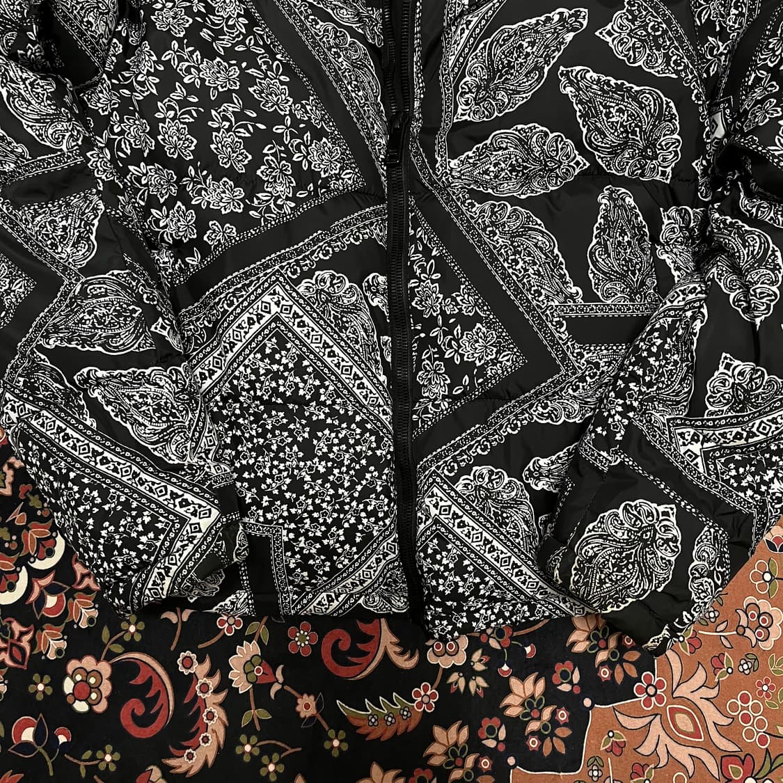 자라 반다나 페이즐리 다운 패딩 XL/105 상품이미지3