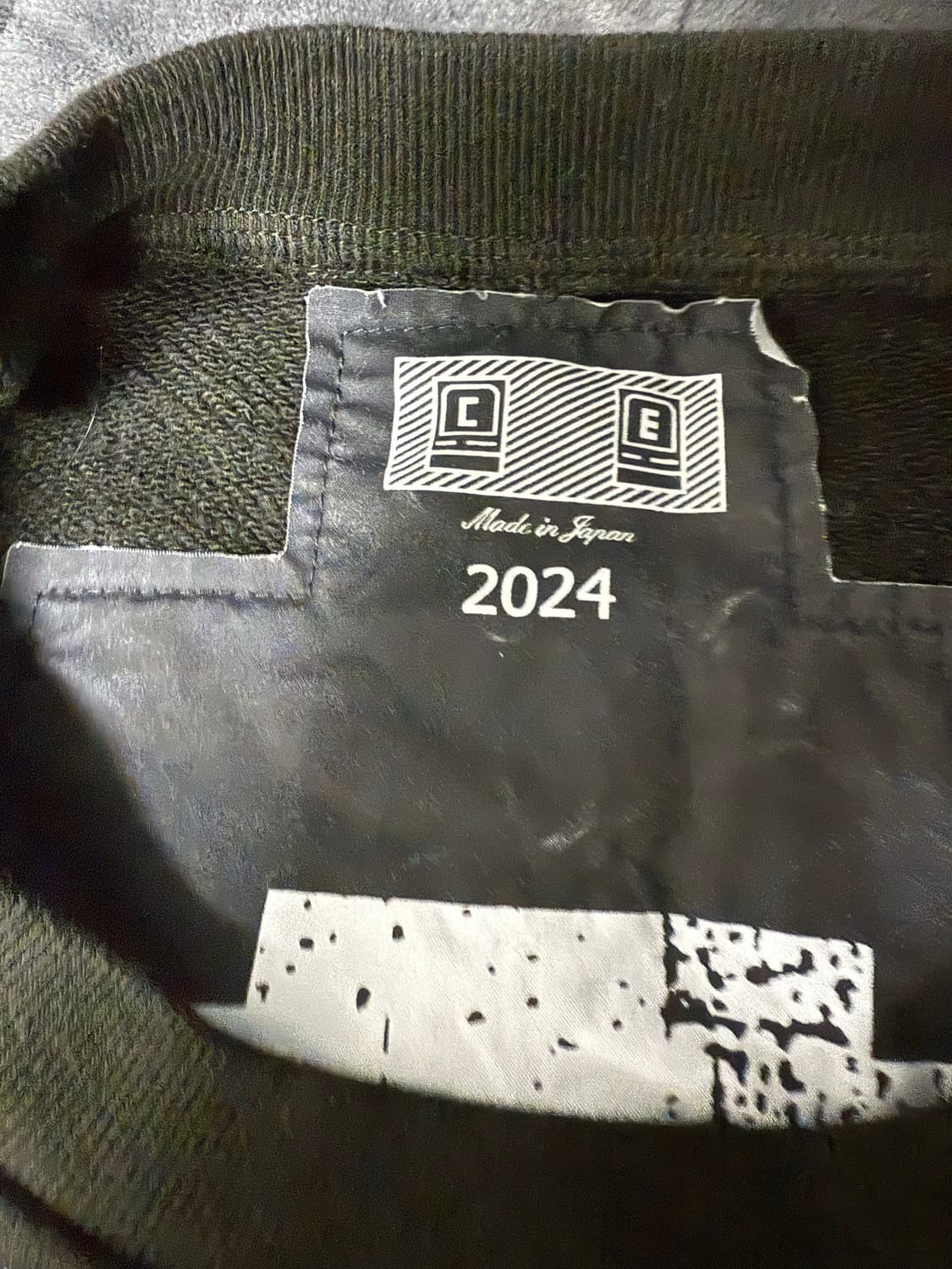 카브엠트 24SS 맨투맨 L 판매합니다 상품이미지4