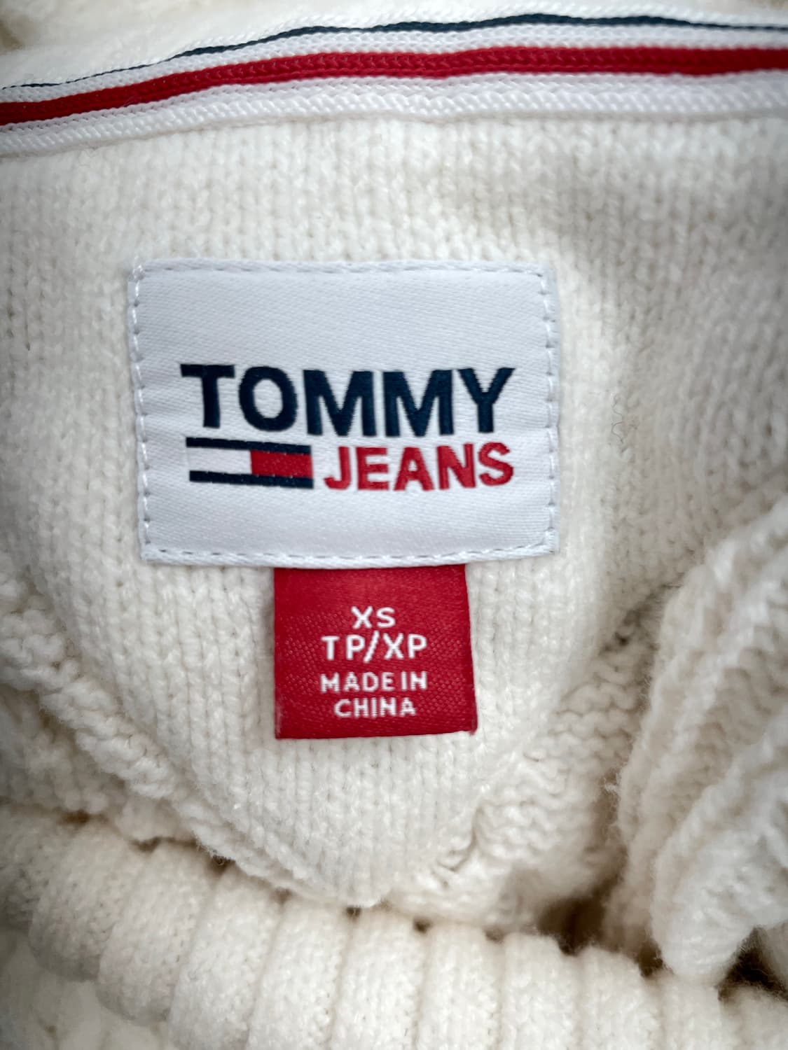 타미진스(Tommy Jeans) 빅 로고 터틀넥 케이블 니트 원피스 상품이미지5