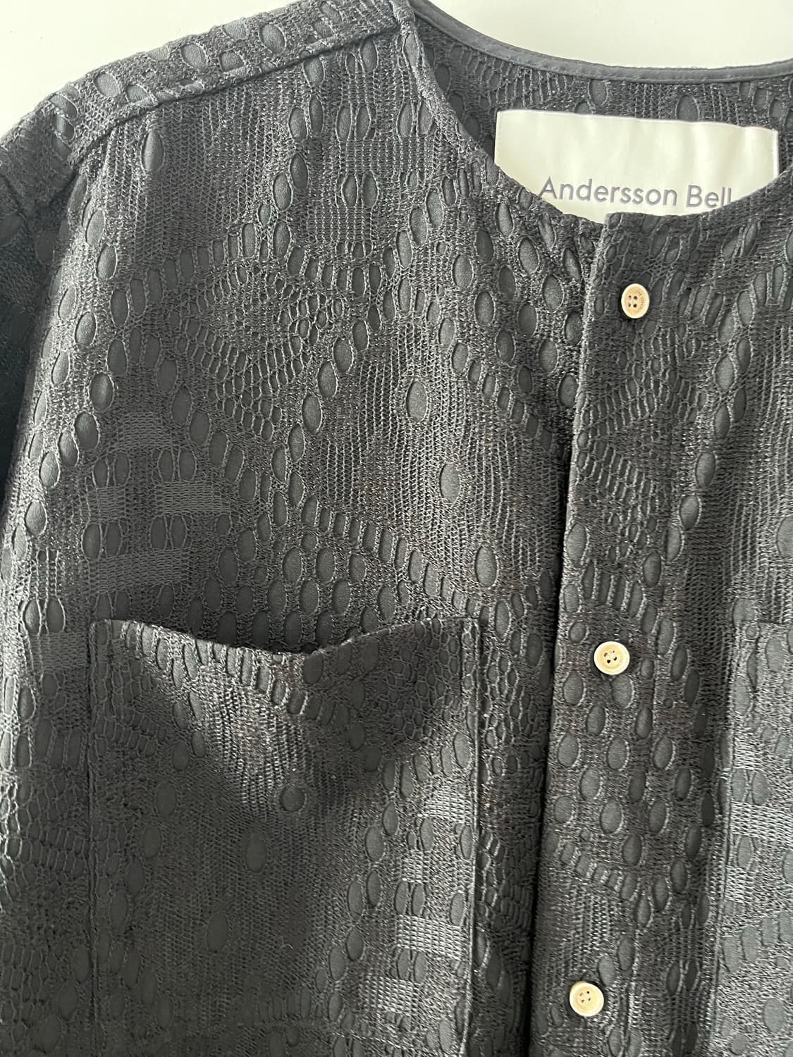 앤더슨벨 리프 자수 카라리스 셔츠 블랙 상품이미지2