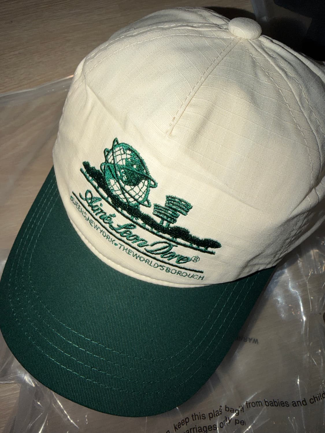 에메 레온 도르 유니스피어 햇 프리스틴 그린 상품이미지1