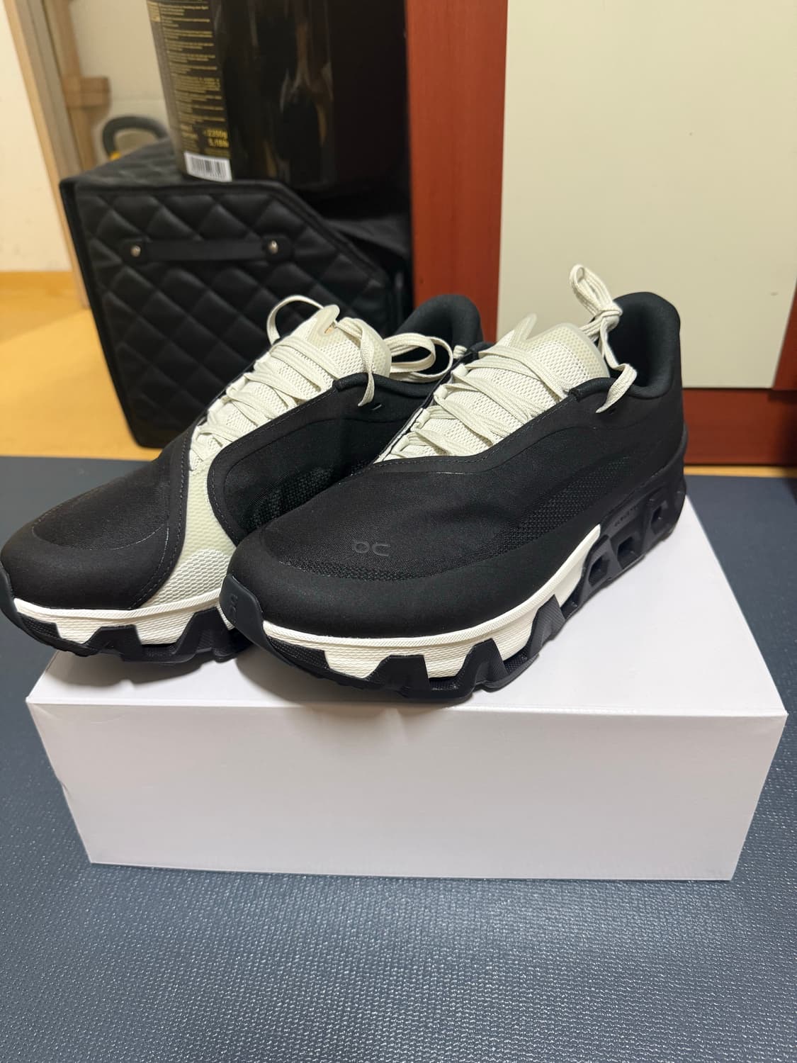 온러닝 파프 ON PAF 클라우드몬스터 하이퍼 블랙 275/ US 9.5 상품이미지1