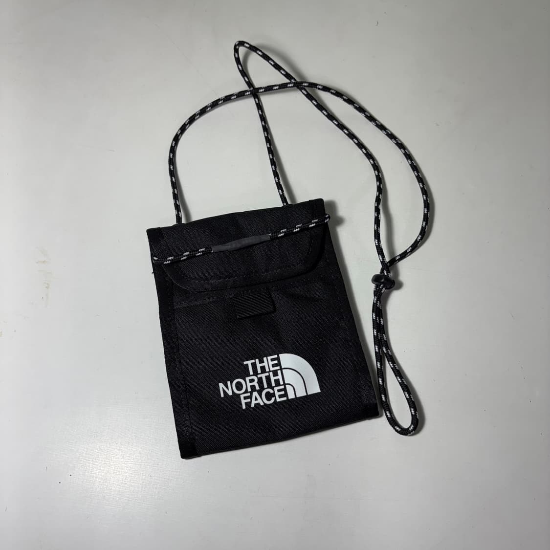 OS 노스페이스 블랙 샤코슈 미니 크로스백 상품이미지1