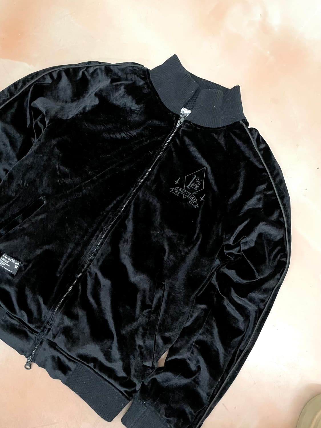 Black Velvet lettering zip-up 상품이미지5