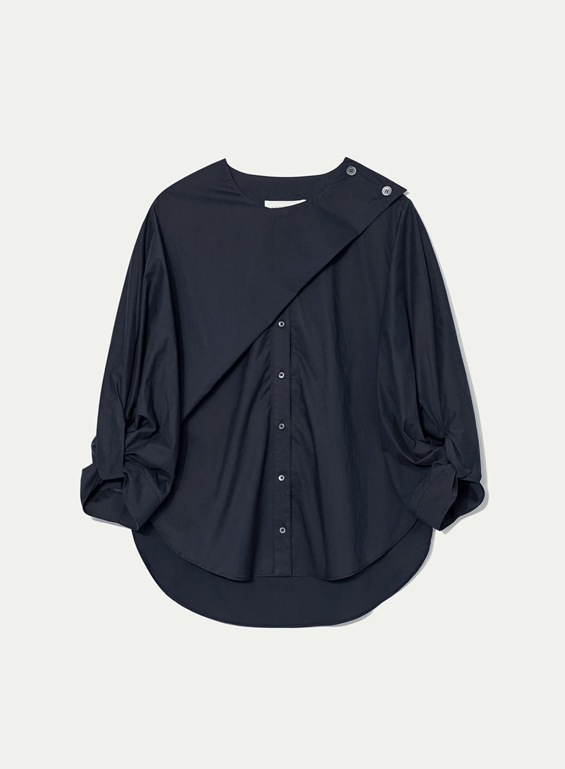 킨더살몬 트위스트 볼륨 블라우스 다크네이비 상품이미지1