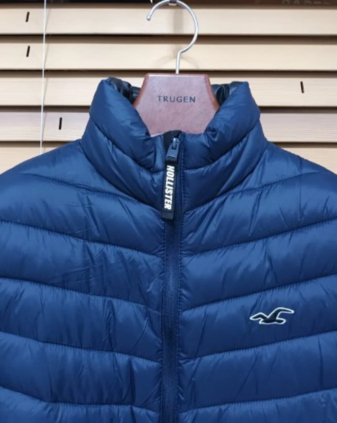 홀리스터 네이비경량패딩 S사이즈 .175/92A 상품이미지1