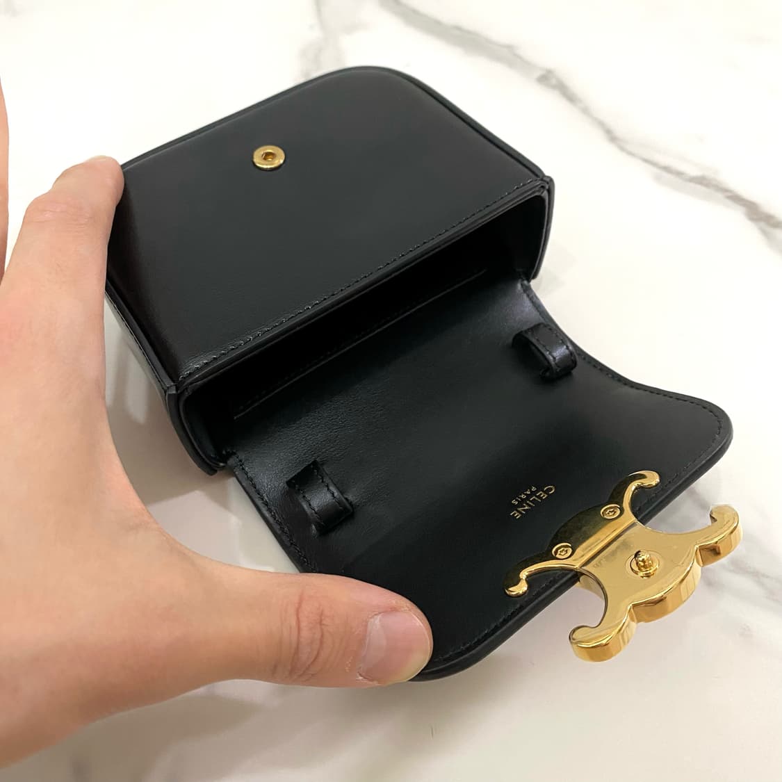 거의새것 셀린느 미니 클로드 샤이니 카프스킨 블랙 여성 가방 상품이미지7