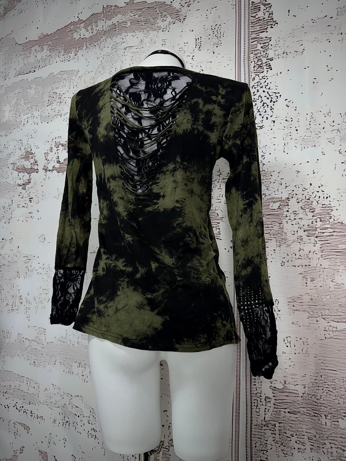 Tie-Dye Cubic Detail Long Sleeve Top 상품이미지2