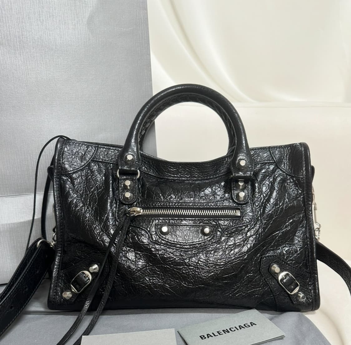 [새상품급 정품] 발렌시아가 르 시티 모터백 스몰 상품이미지7