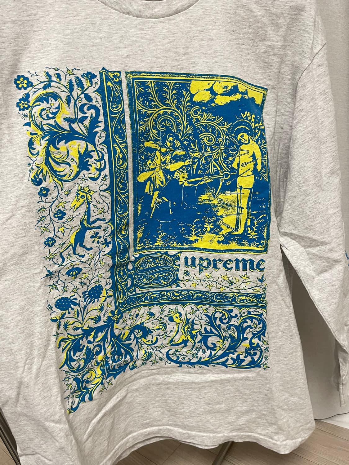 [L] 슈프림 세인트 세바스찬 롱슬리브 티셔츠 애쉬 그레이 상품이미지2