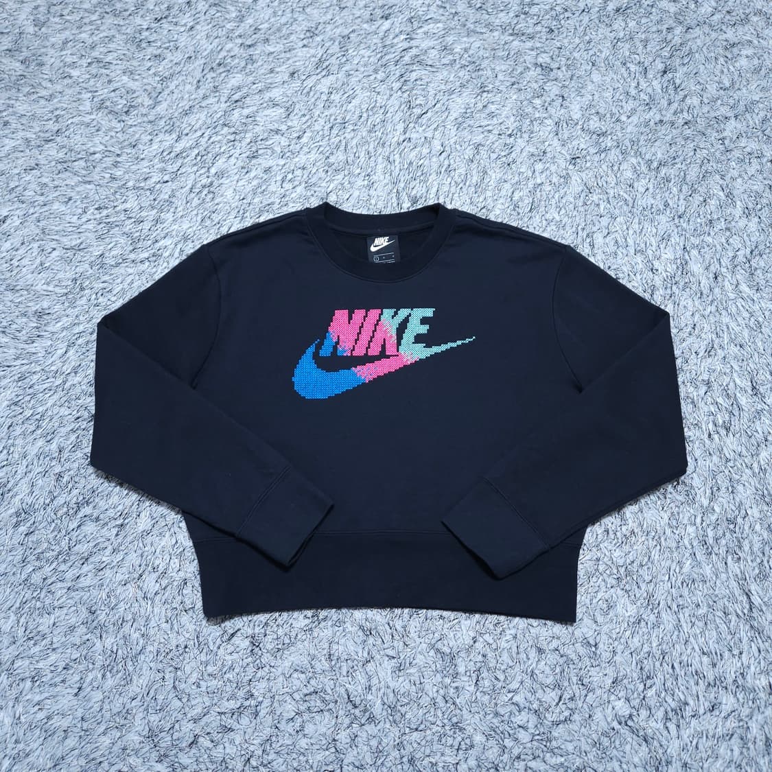 나이키) L 여자 크롭맨투맨 롱슬리브 탑 / 왕눈이샵 상품이미지1