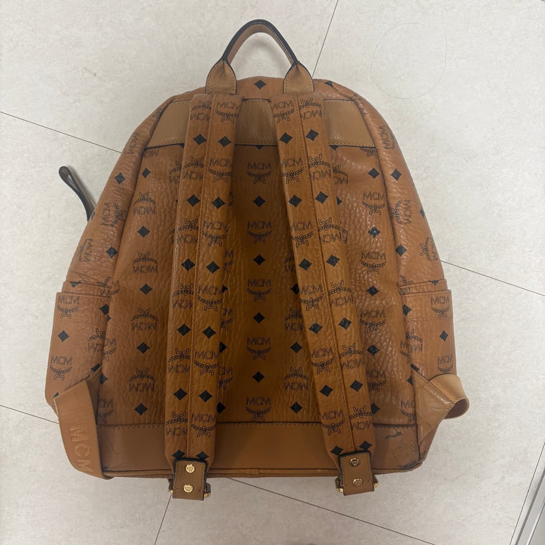 mcm 갸루 큐빅 백팩 상품이미지2