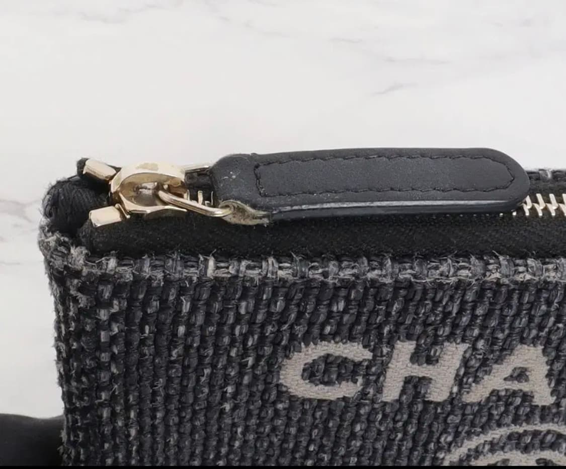 [정품 급매 ] 샤넬 트위드 로고 패브릭 그레이 파우치 상품이미지4