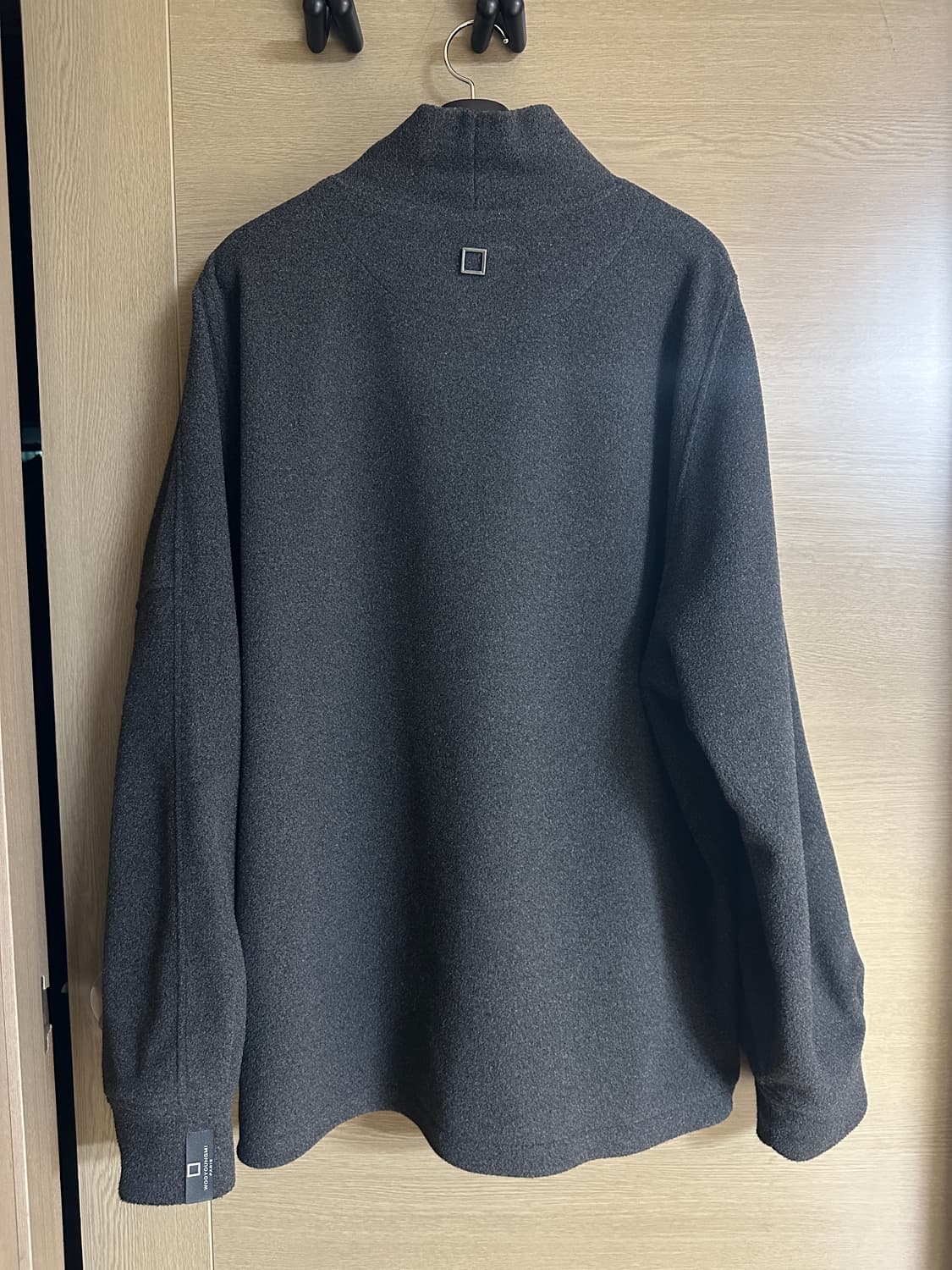 [50]우영미 25FW 그레이 하이넥 플리스 티셔츠 상품이미지2