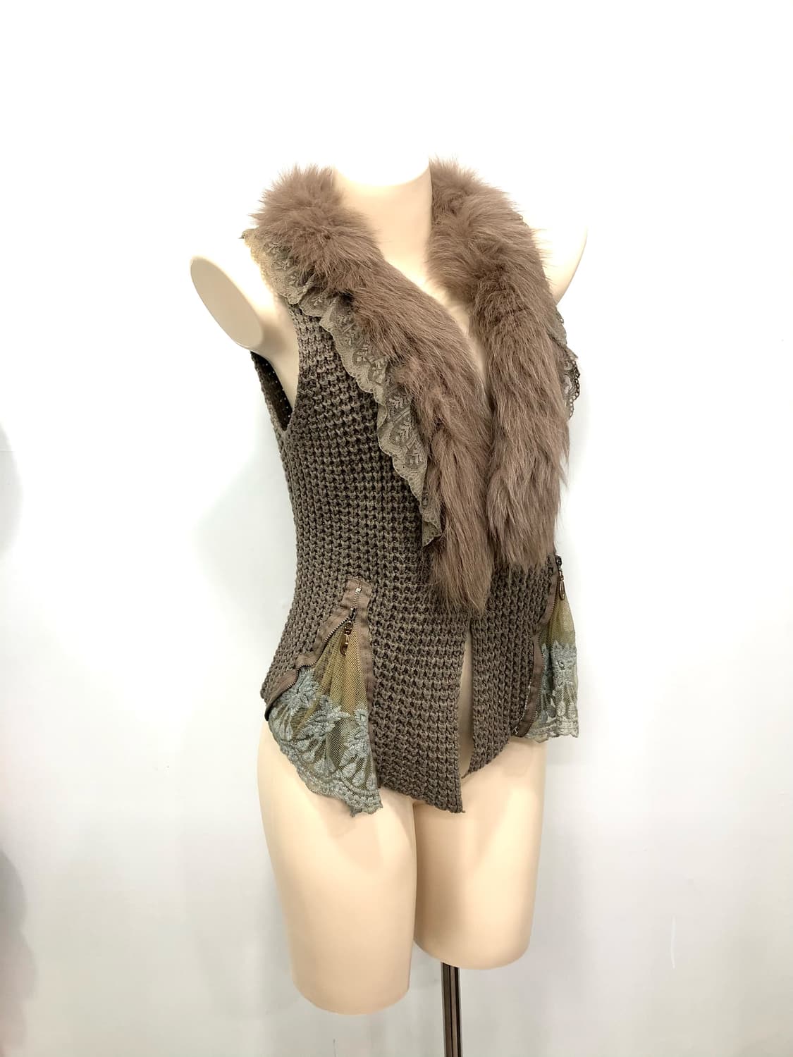 side lace detail fur trim knit vest 상품이미지1