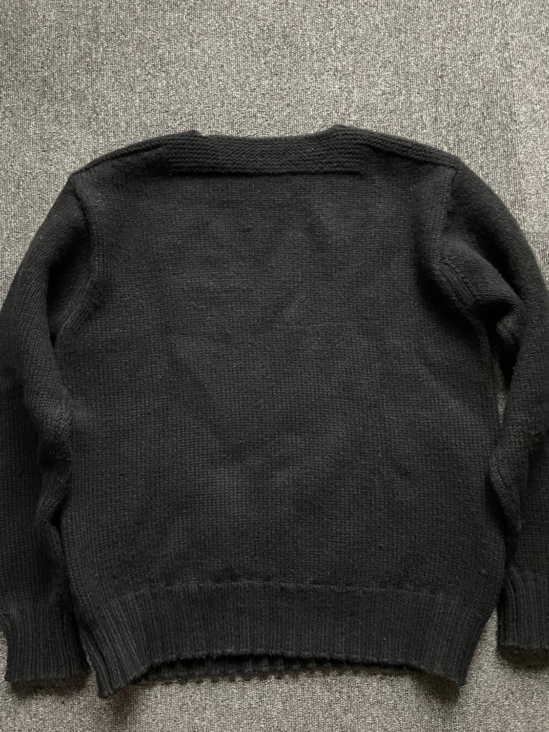 피그벨 21AW 알파카울 레드크로스 니트 잉크블랙 상품이미지8