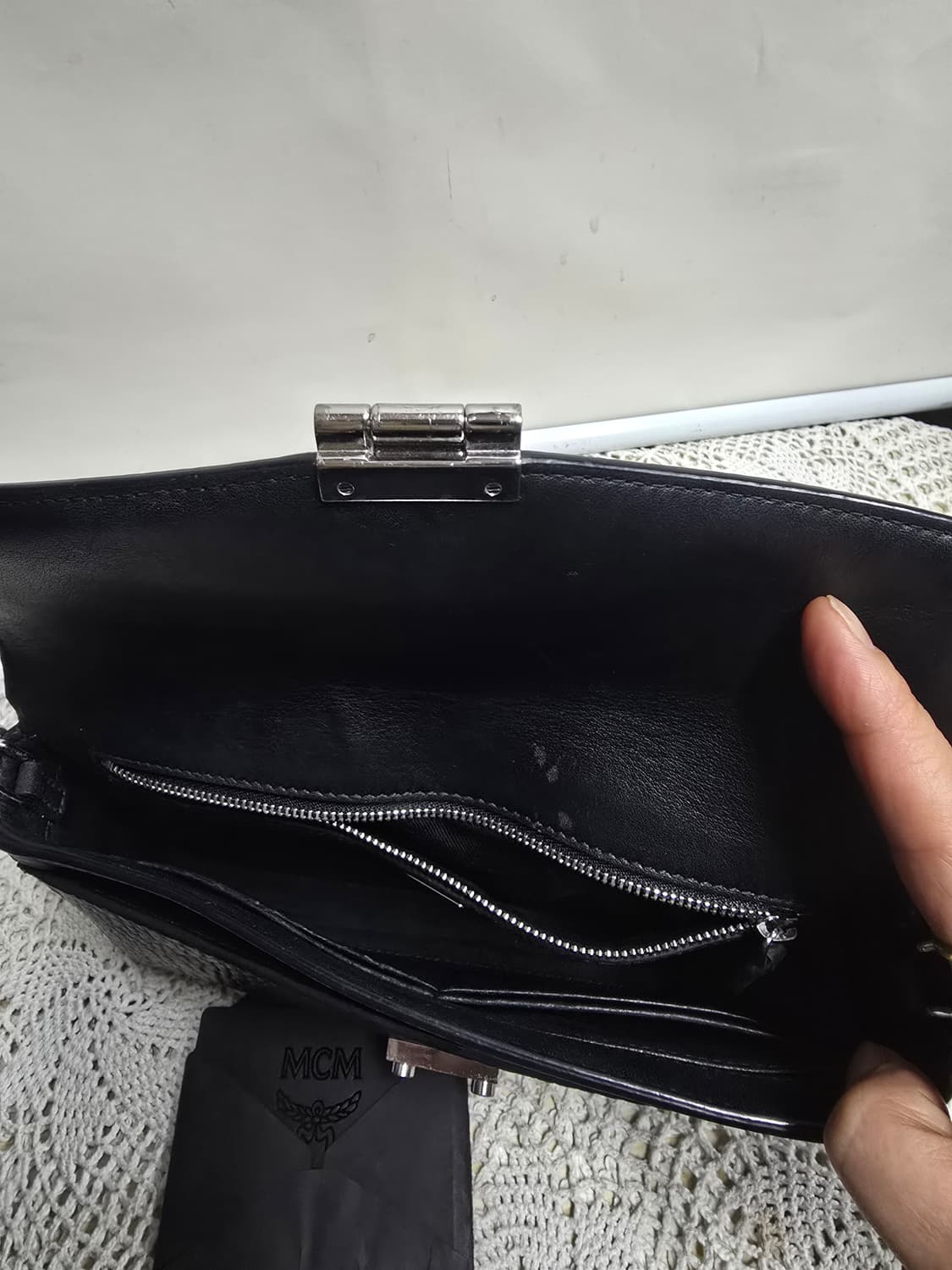 엠씨엠 비세토스 체인 미니 크로스백 상품이미지6