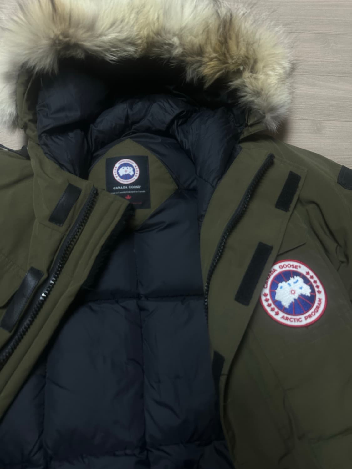 캐나다구스 시타델 카키 패딩 상품이미지2