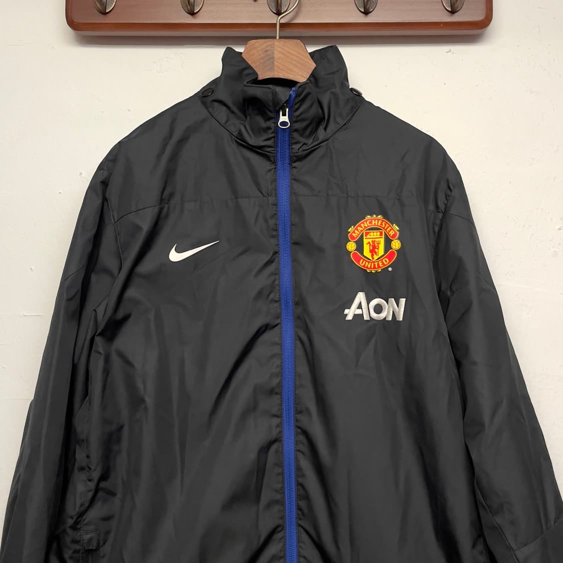 나이키 (우먼) 맨유 Aon 블랙 바람막이 자켓 상품이미지3