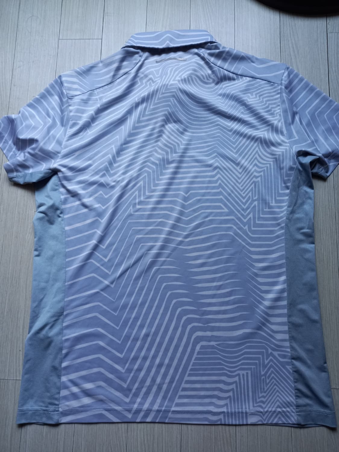 데상트 골프 기능성셔츠 105사이즈 상품이미지4