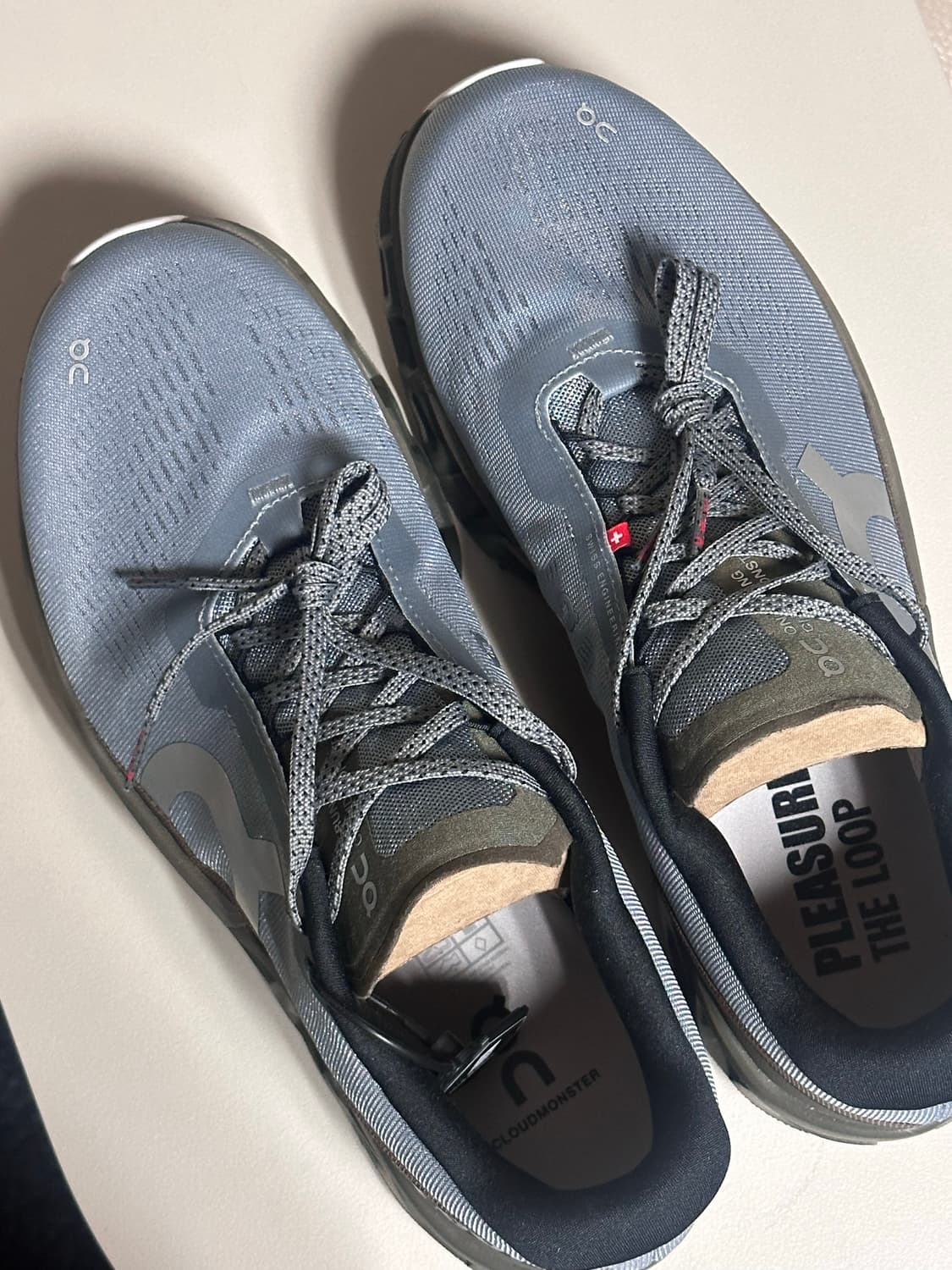 290 온러닝 클라우드 몬스터 PLEASURES 콜라보 상품이미지4