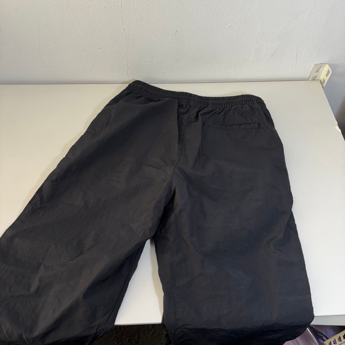 M 30 무탠다드 블랙 레귤러핏 밑단스트링 밴딩 나일론팬츠 상품이미지4