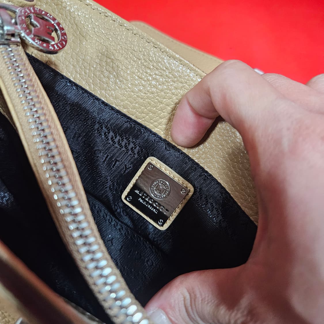 메트로시티 배색 시그니쳐 로고 가죽 토트 크로스백  상품이미지7