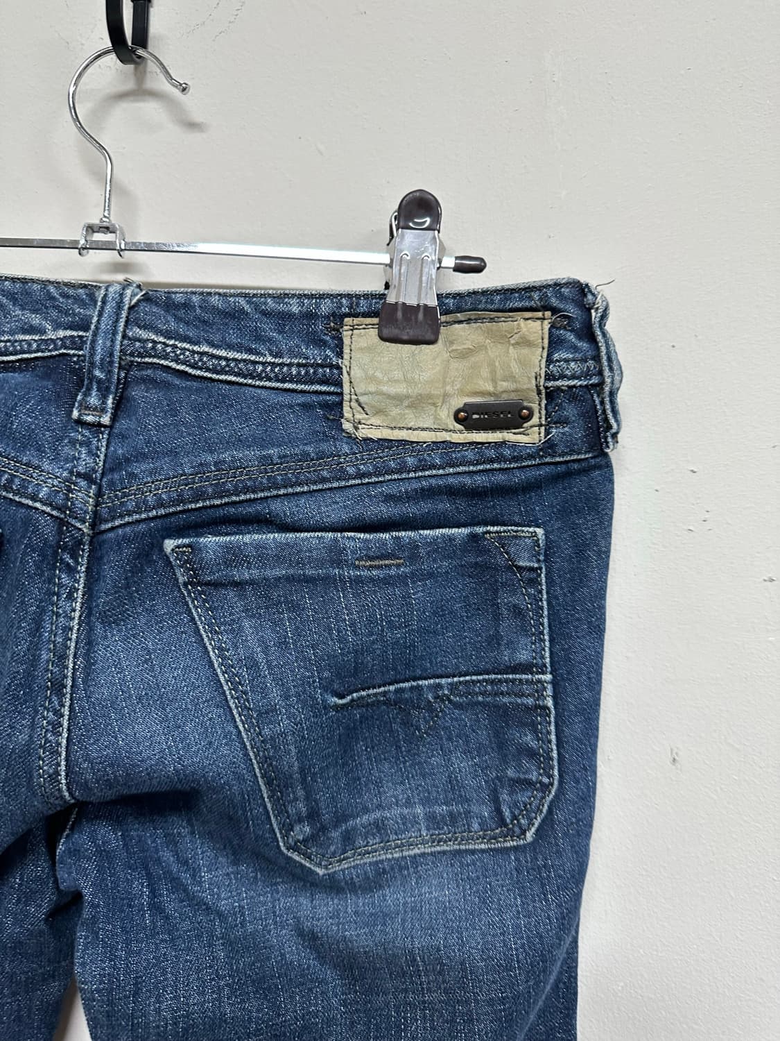 디젤 LOWKY 008WH STRETCH 데님팬츠 상품이미지3