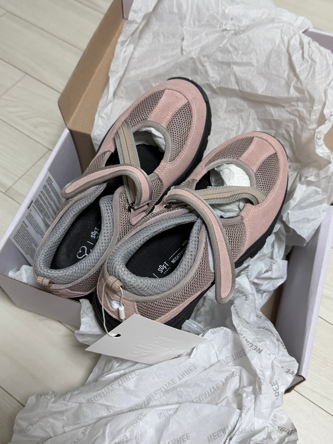 네거티브쓰리 소프트서울 하츠코이 스니커즈 핑크 상품이미지1