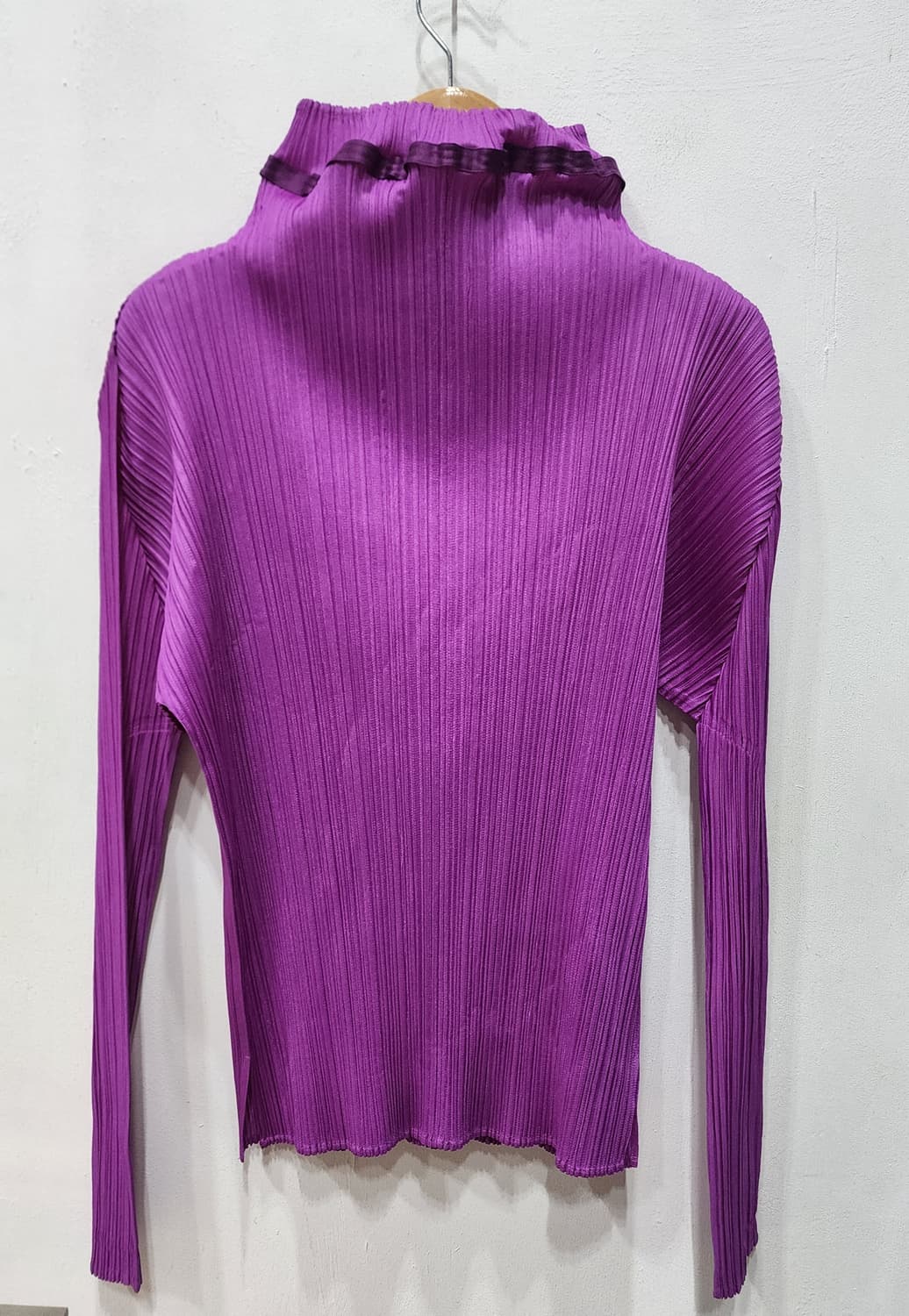 플리츠플리즈 하이넥 긴팔  퍼플 3사이즈 상품이미지1