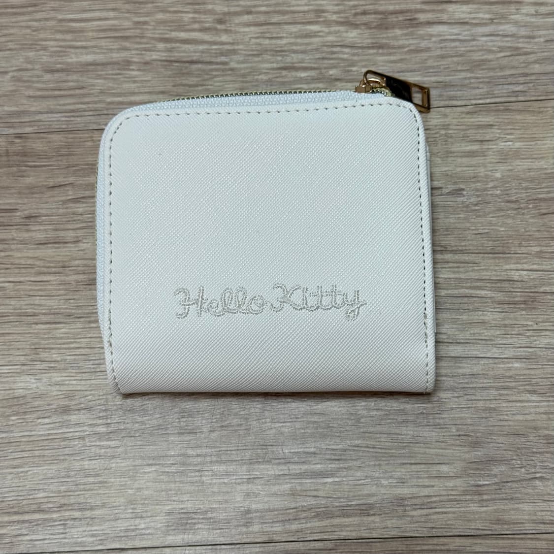 새제품_ 헬로키티 반지갑 Hello kitty 상품이미지2