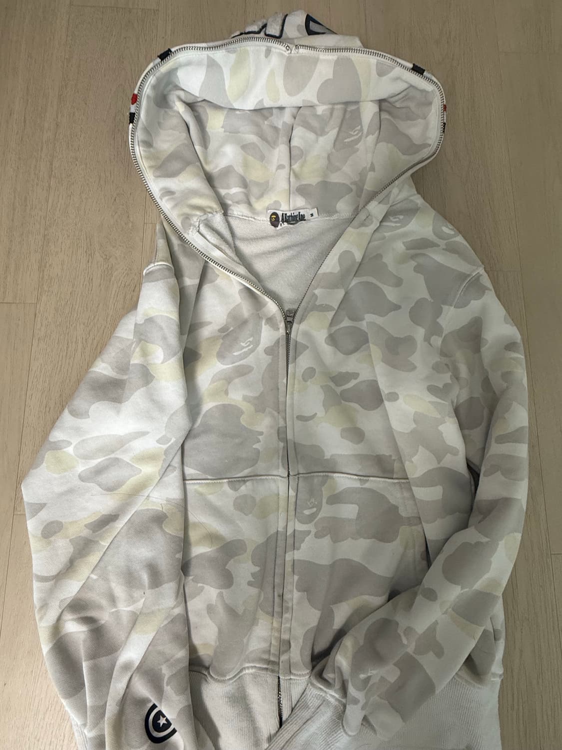 베이프 샤크후드집업 화이트 상품이미지2