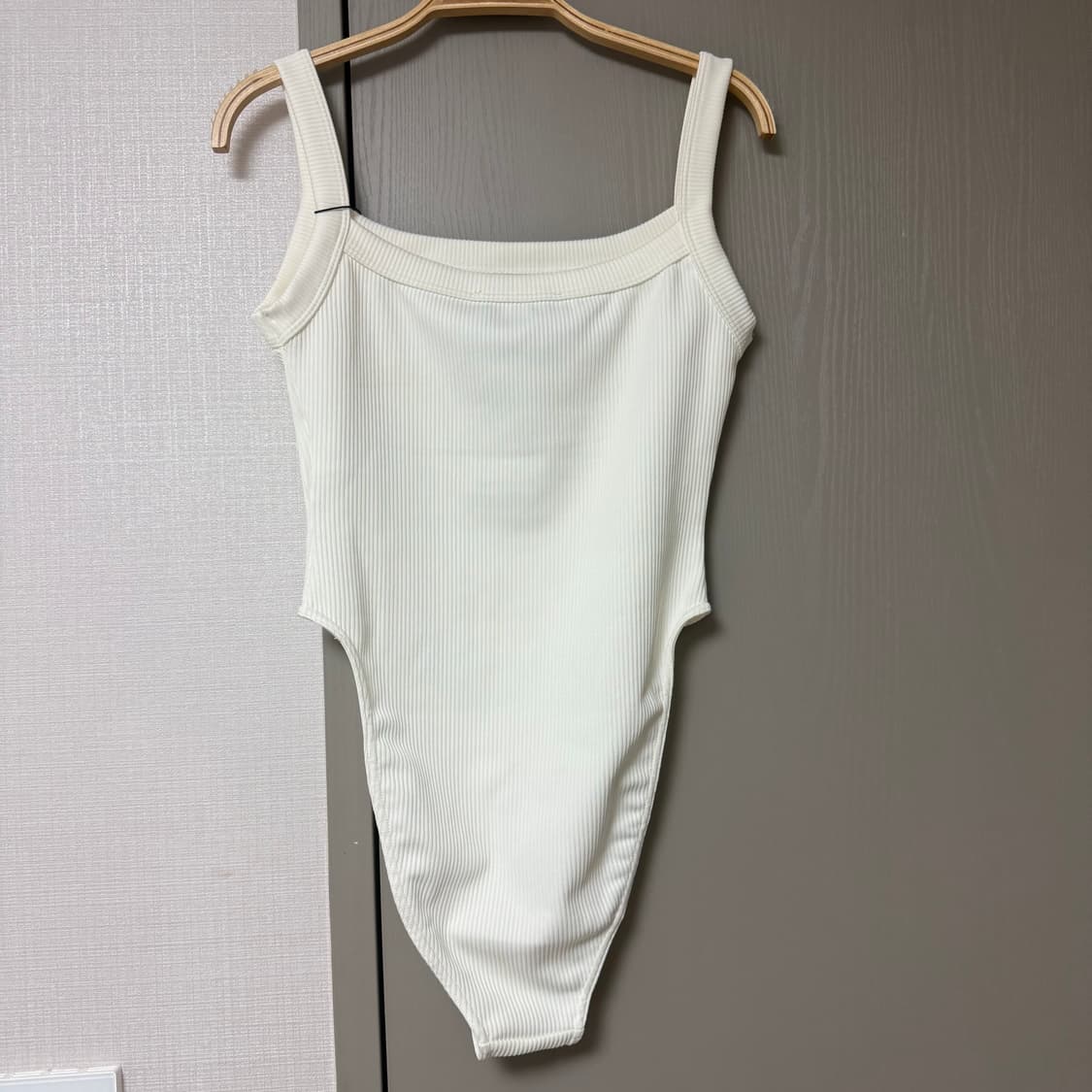 조던 x 트래비스 스캇 바디수트 — 세일 / S (새상품) 상품이미지4