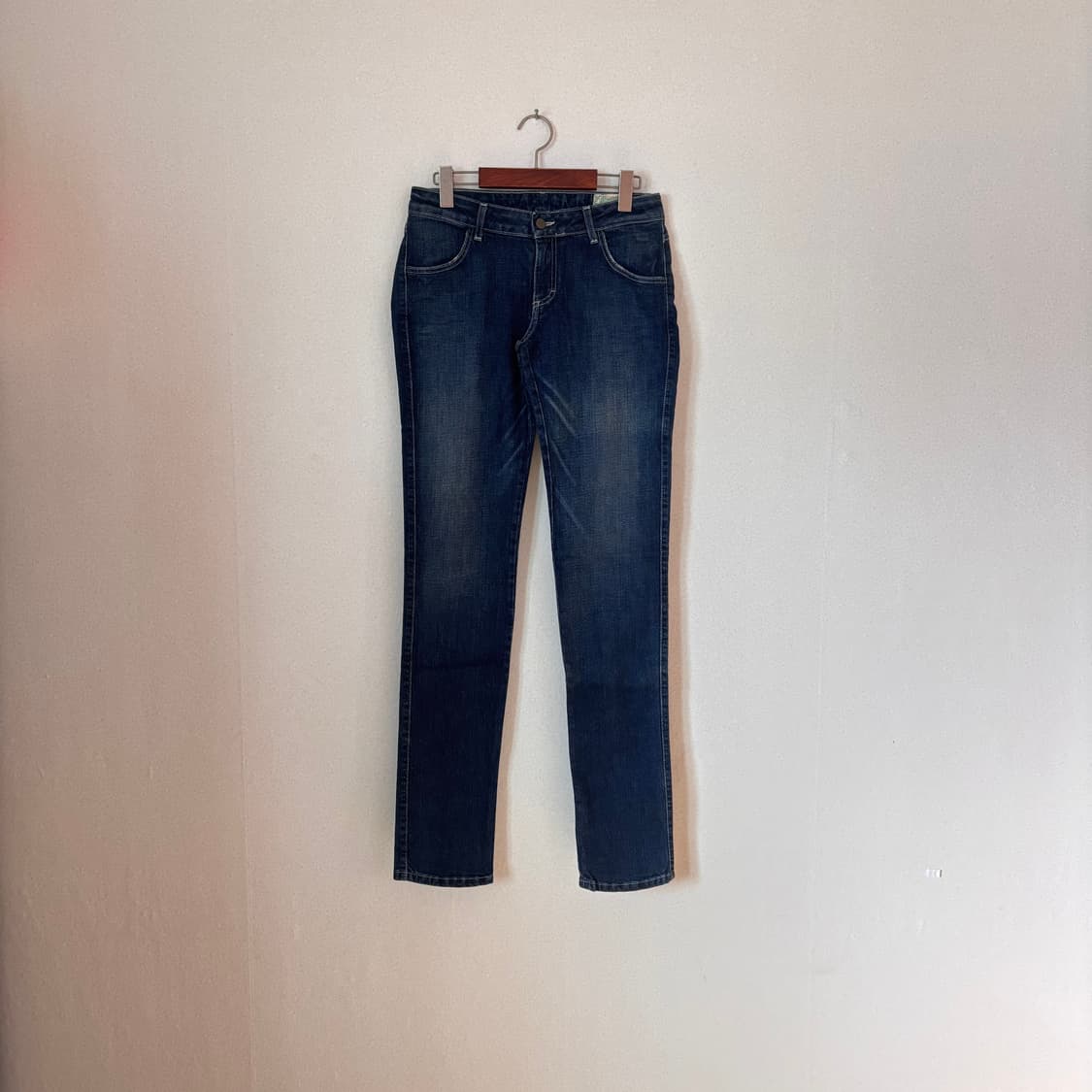 SIWY 씨위 슬림 실루엣 28 스판 데님 청바지  상품이미지1