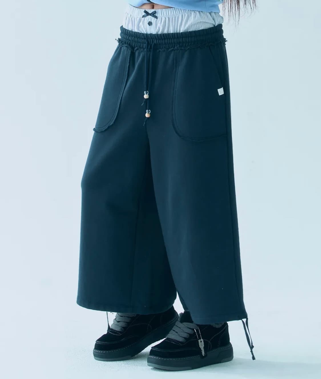 뚜오미오 BERMUDA SWEATPANTS [NAVY] 상품이미지1
