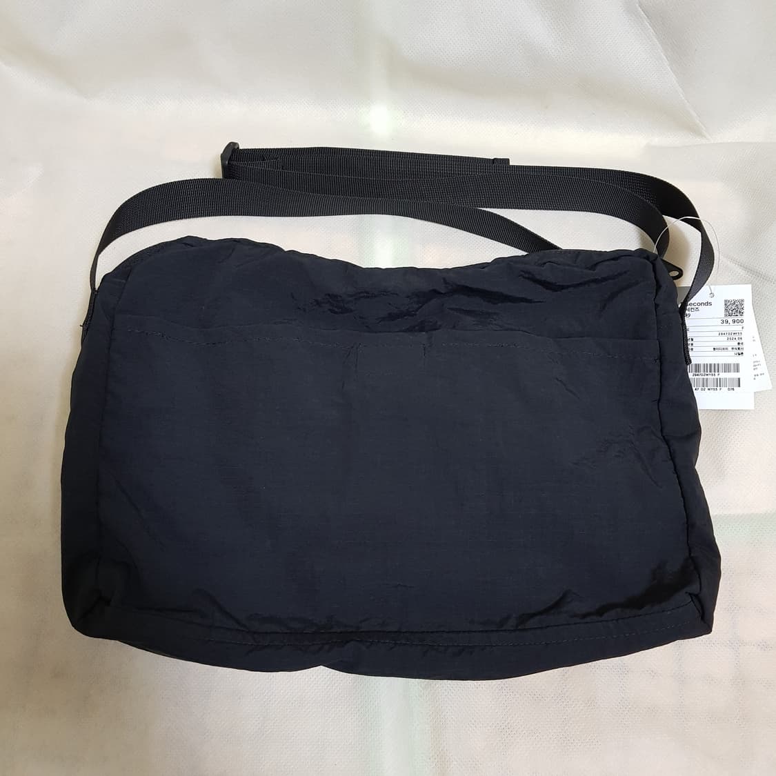 에잇세컨즈 투포켓 셔링 포켓 크로스백 가방 상품이미지2