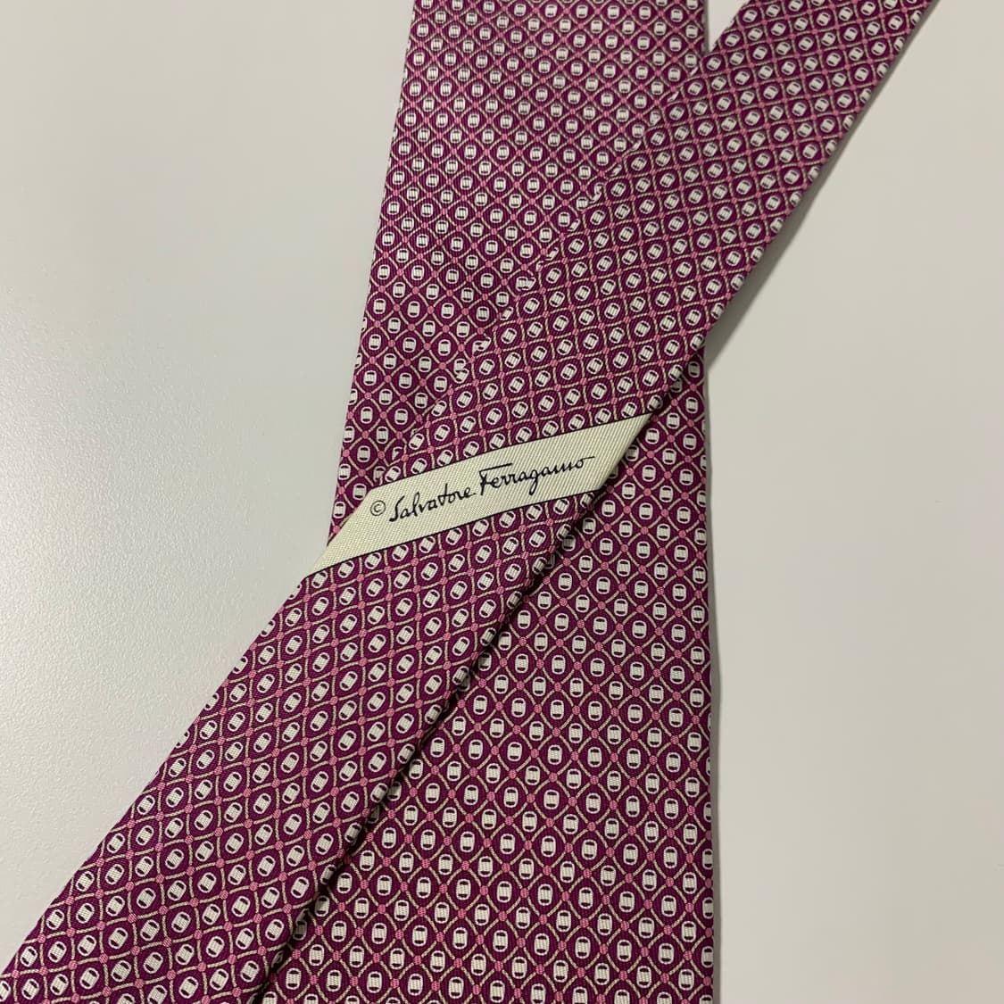 페레가모(Ferragamo) 명품 클래식 이태리넥타이 A+등급 8cm 상품이미지3
