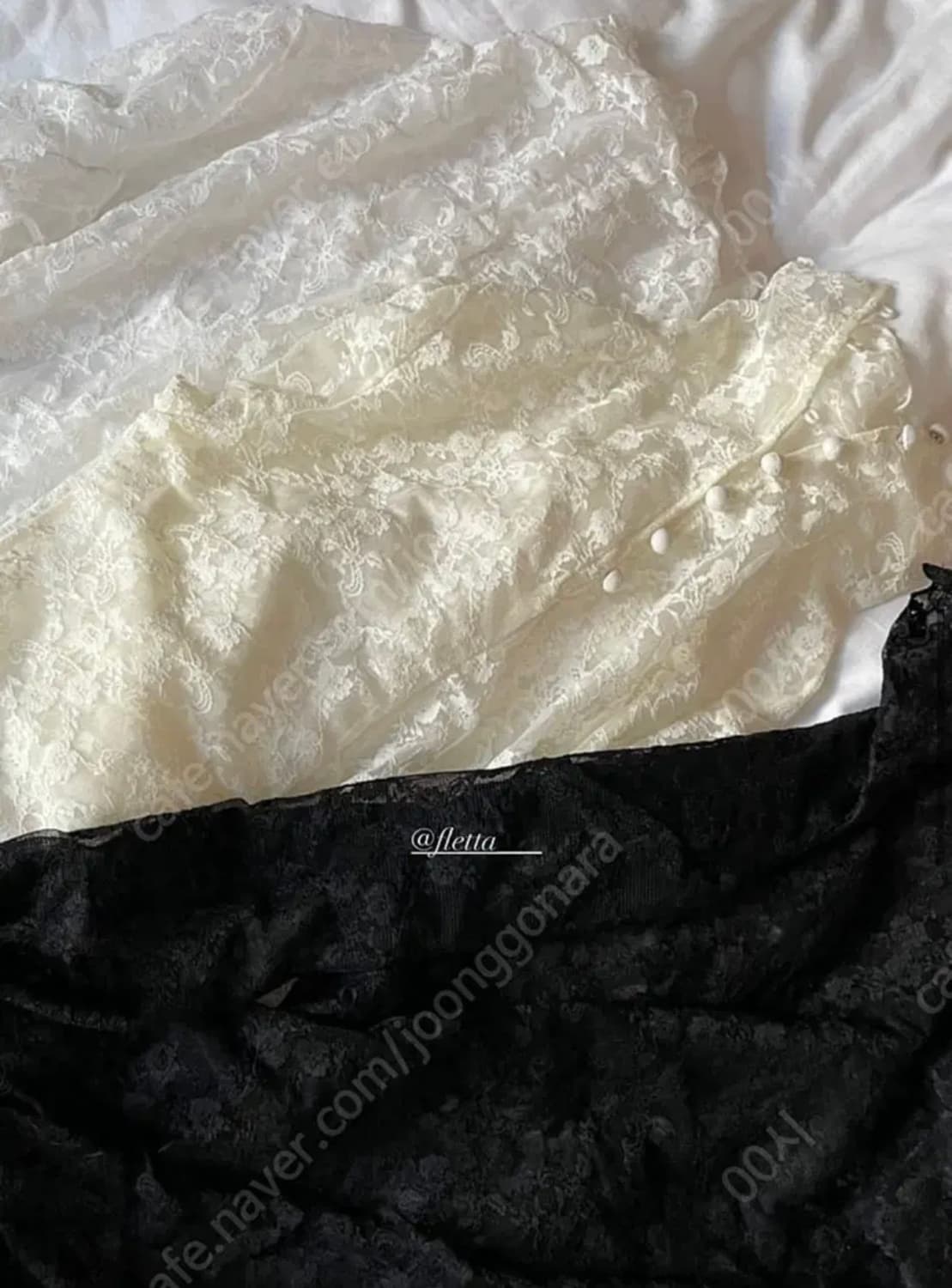 (미시착 새상품) 플레따 레이스 롤 넥 프릴 티셔츠 화이트 상품이미지3