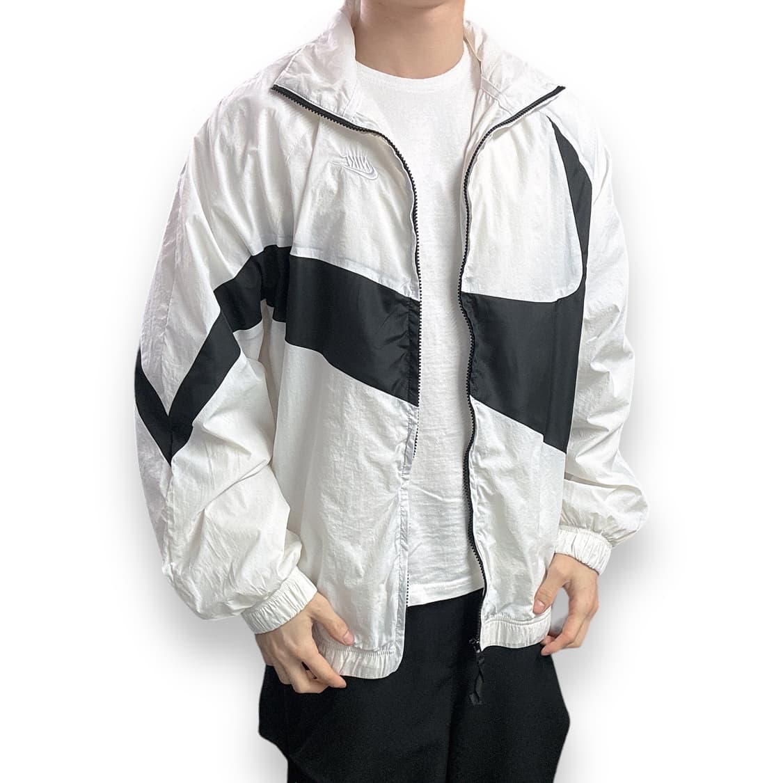 나이키 화이트 빅로고 나일론 바람막이 상품이미지2