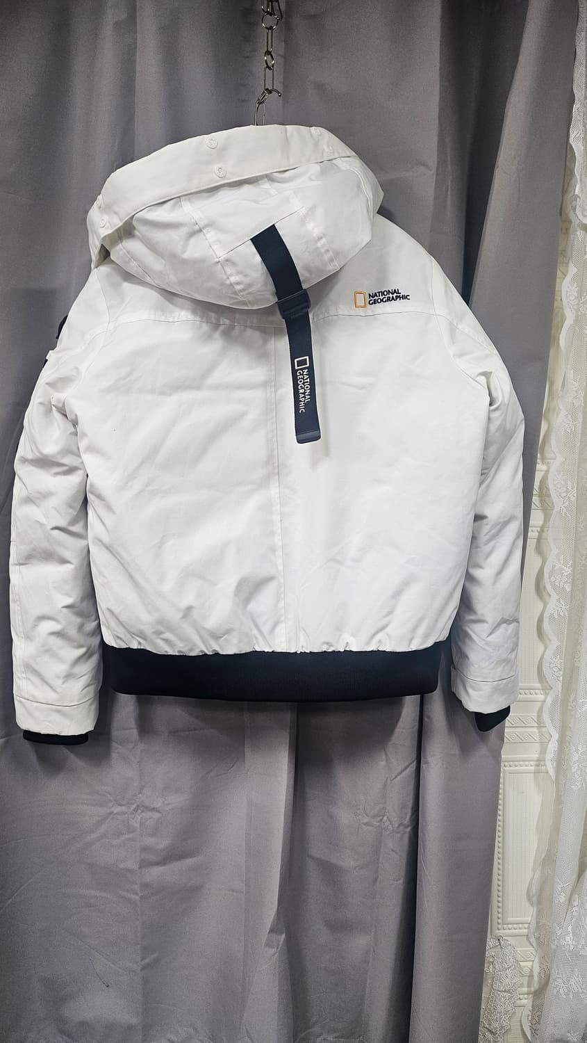 281 내셔널지오그래픽 화이트 후드 패딩 90 상품이미지2