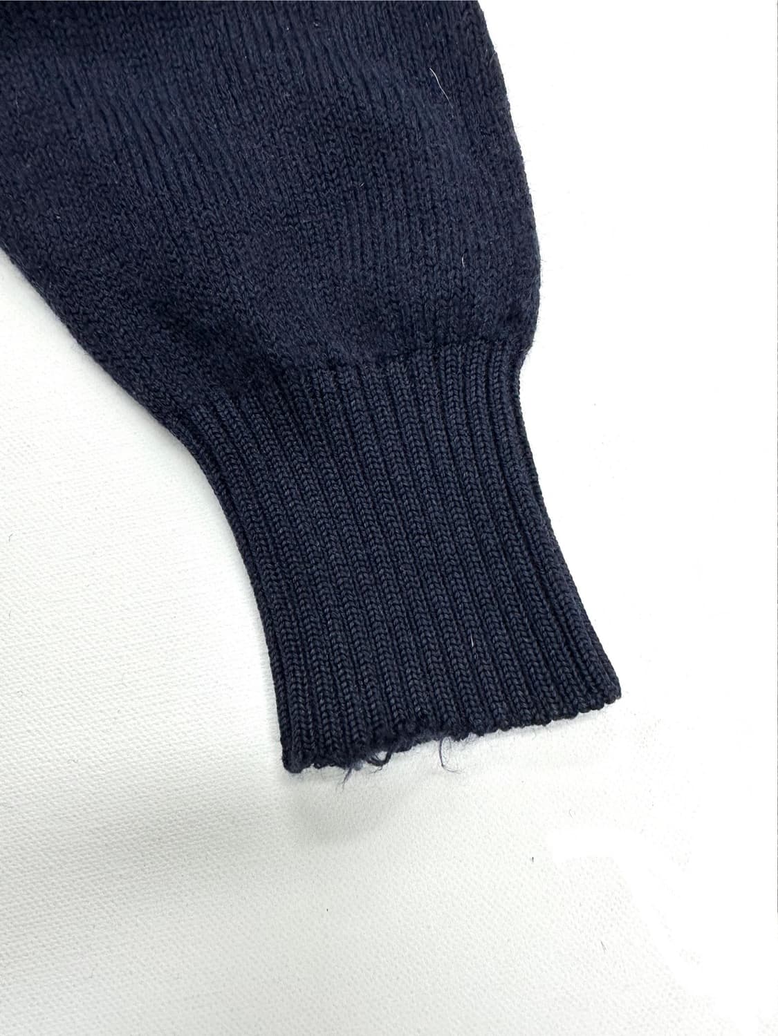 크리스챤 디올 부티크 빈티지 목 폴라 스웨터 입니다. 상품이미지7