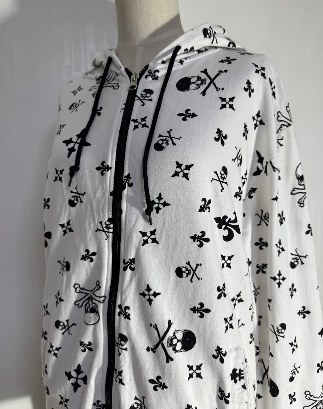 Beaumont carr 스컬 크로스본 후드집업 상품이미지5