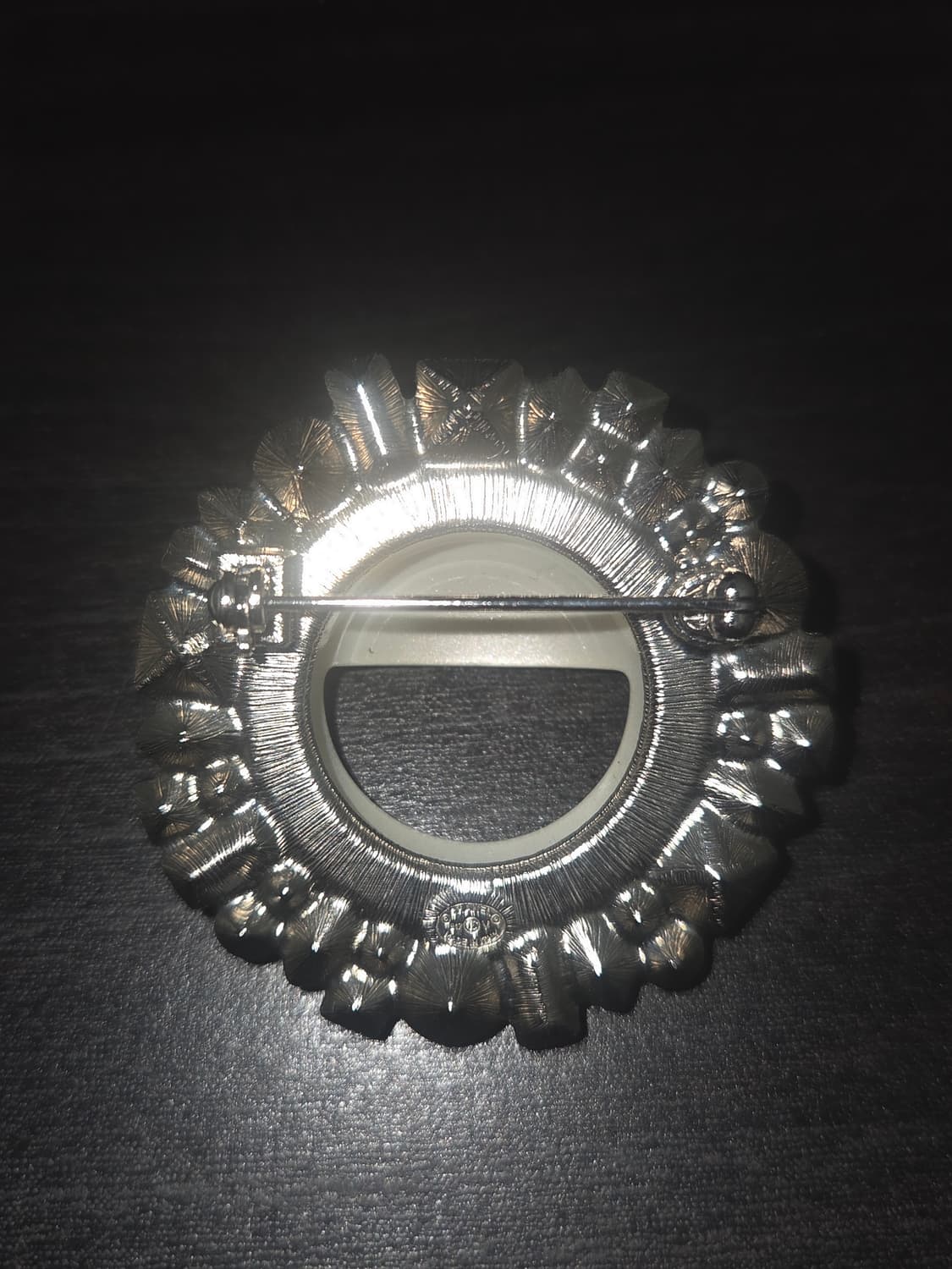 샤넬 무라카미 스마일 브로치 (gd브로치) 상품이미지7