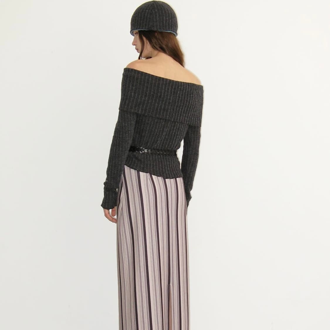 폴리수엠 오프숄더니트 상품이미지2