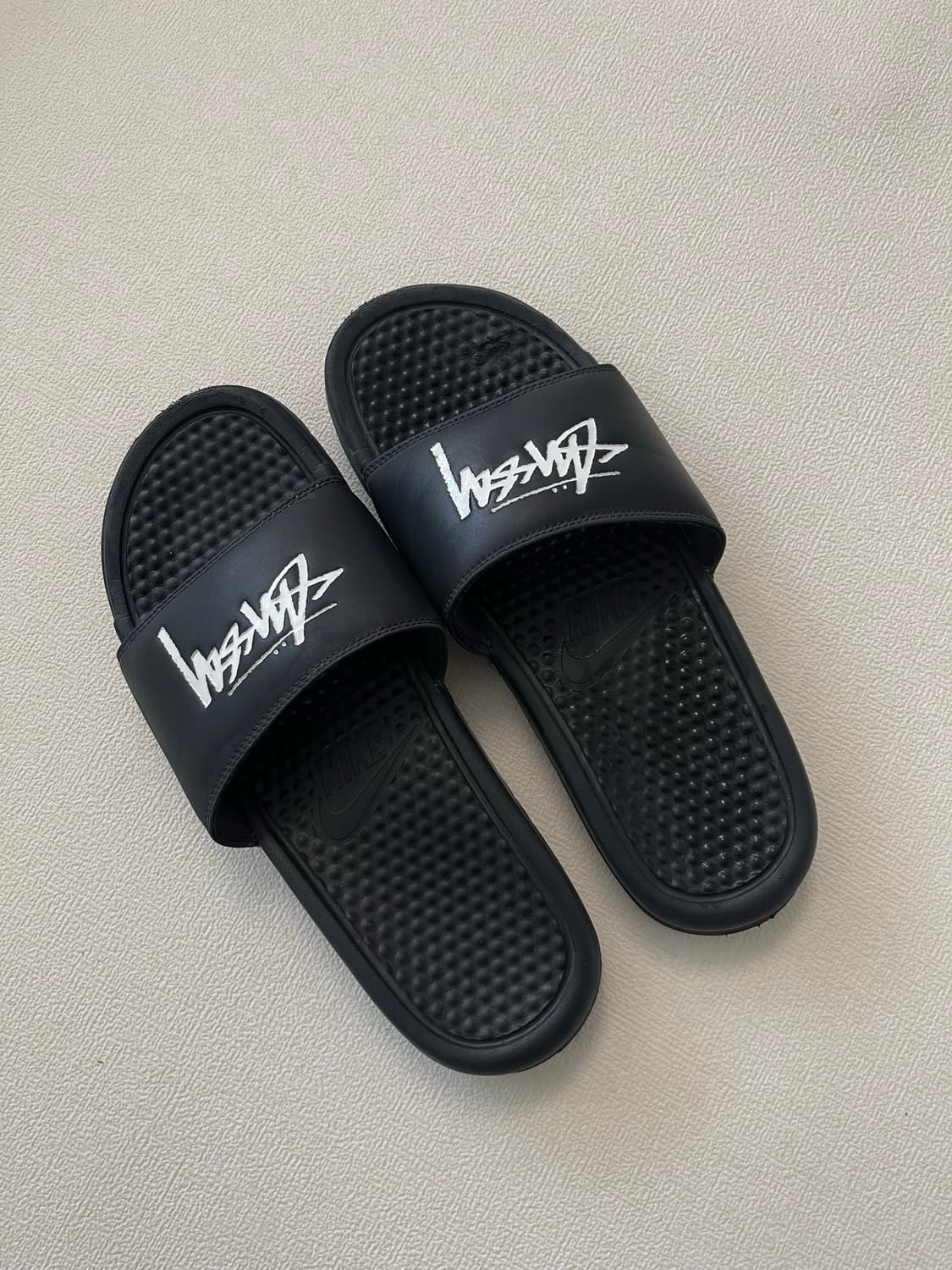 나이키x스투시 베나시 슬라이드오프 느와르 블랙  상품이미지1
