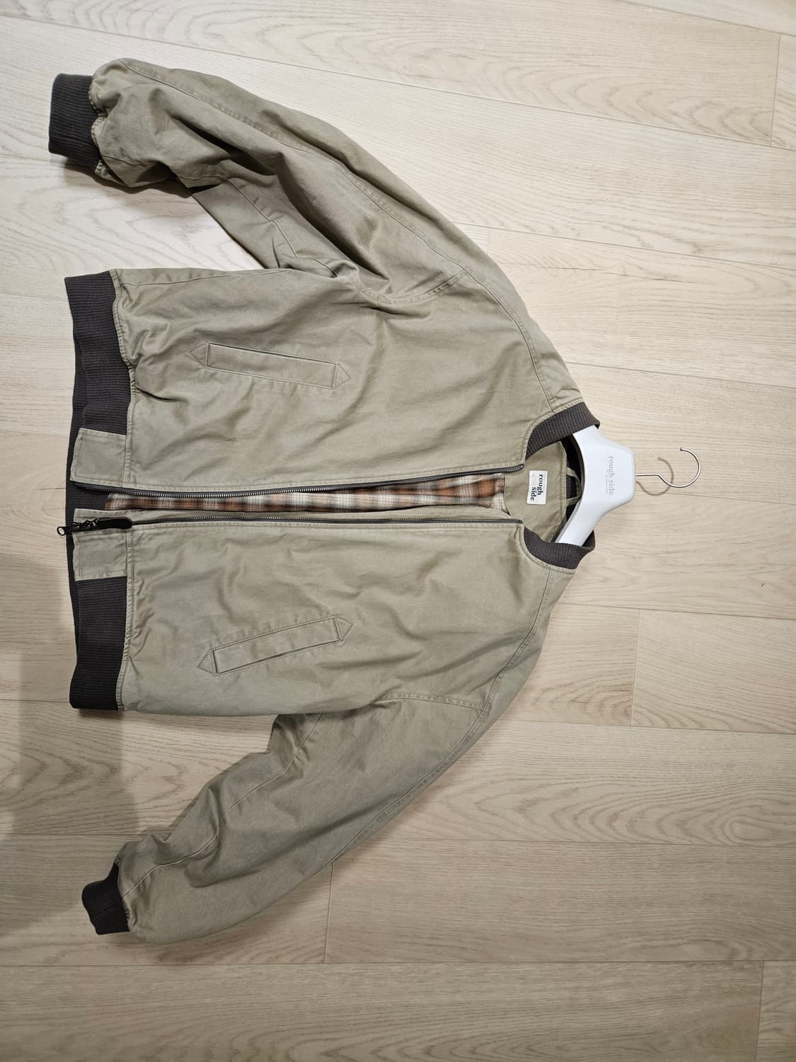 러프사이드 24fw 호라이즌봄버 카키베이지 (택포) 상품이미지2