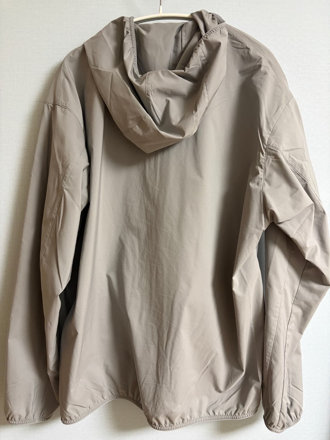 유니클로 포켓터블UV 프로텍션파카 바람막이 그레이 M 상품이미지2